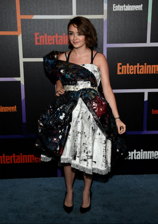 Illustration for article titled Behold Maisie Williams's Comic-Con Comic Book Dress